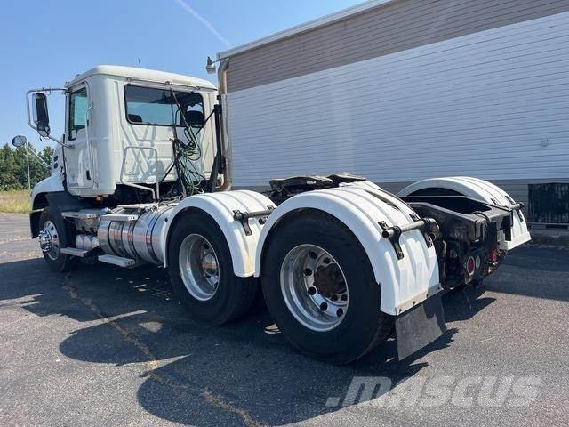 Mack CXU613 Tractores (camiões)