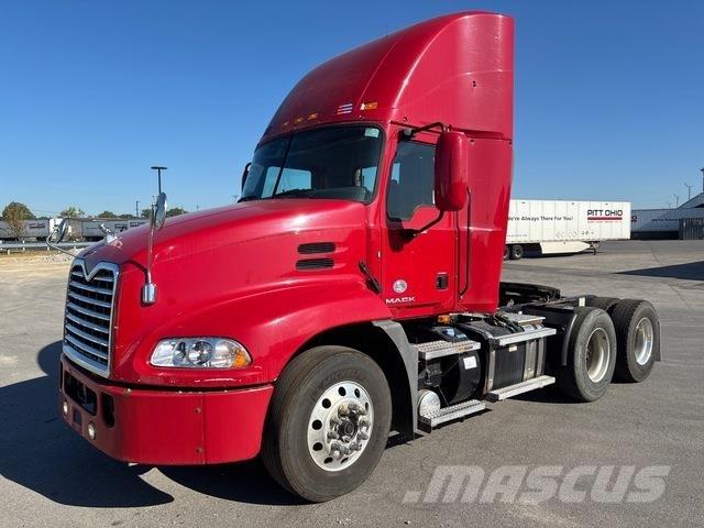 Mack CXU613 Tractores (camiões)