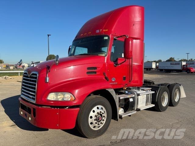 Mack CXU613 Tractores (camiões)