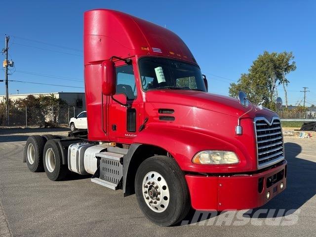 Mack CXU613 Tractores (camiões)