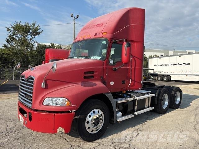 Mack CXU613 Tractores (camiões)