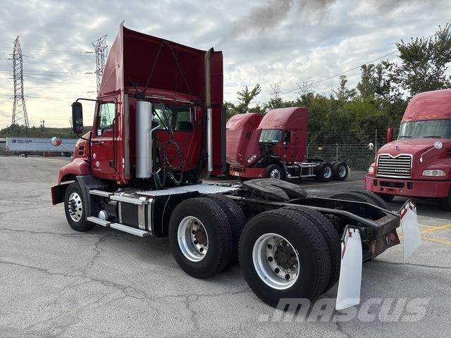 Mack CXU613 Tractor Units