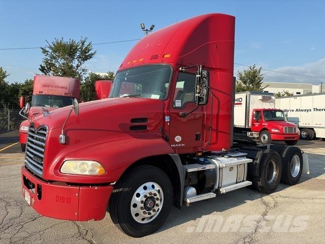 Mack CXU613 Tractores (camiões)