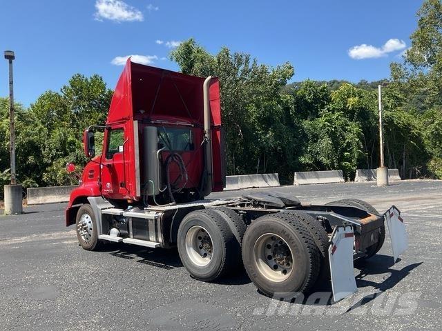 Mack CXU613 Tractores (camiões)