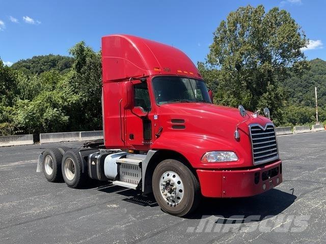Mack CXU613 Tractores (camiões)
