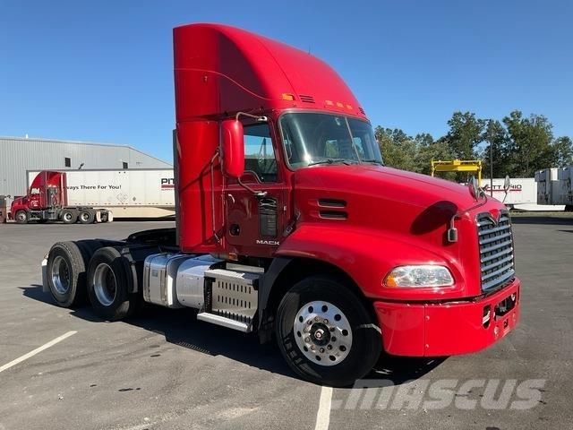 Mack CXU613 Tractores (camiões)