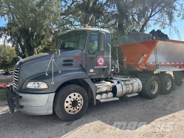 Mack CXU613 Tractores (camiões)