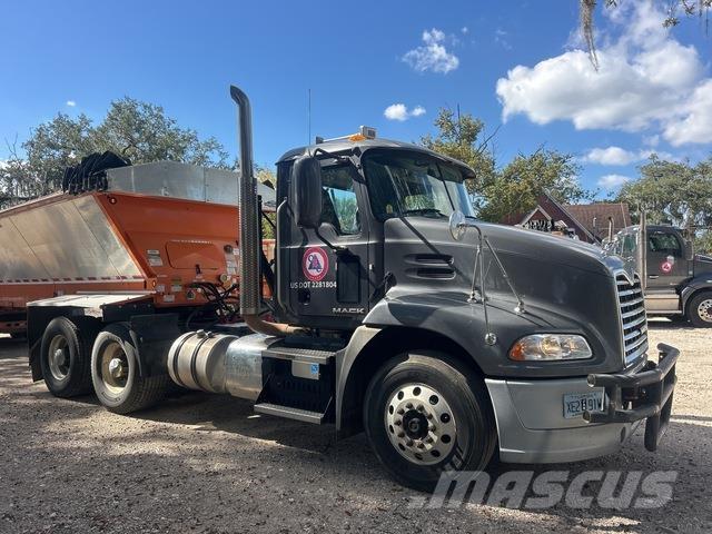 Mack CXU613 Tractores (camiões)