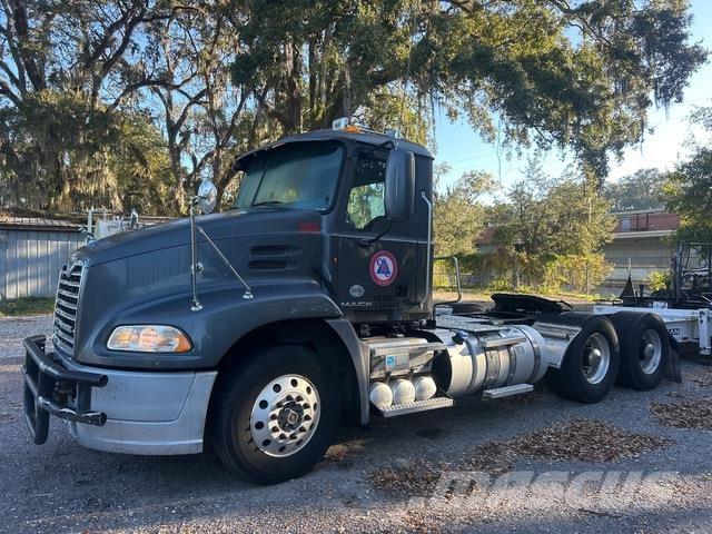 Mack CXU613 Tractores (camiões)