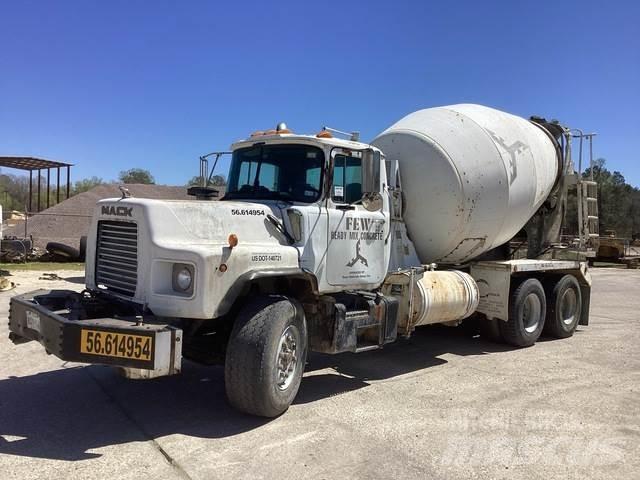 Mack DM690S Outros Camiões