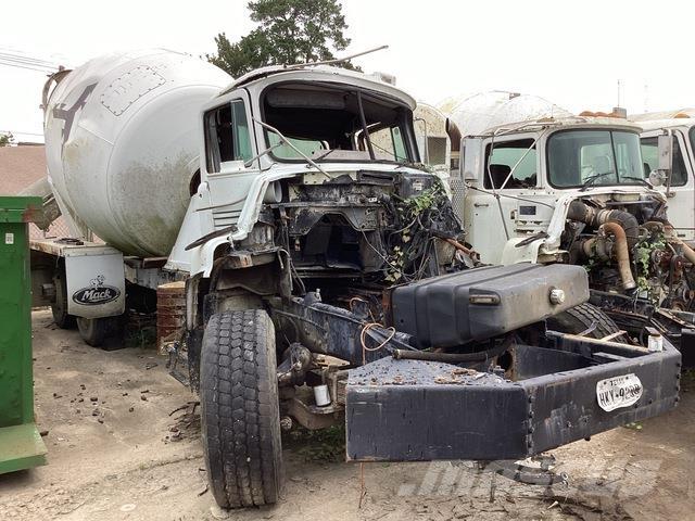 Mack DM690S Outros Camiões