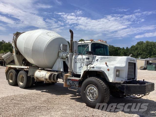 Mack DM690S Outros Camiões