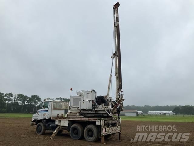 Mack DMM6906S Camiões de sonda de perfuração móvel