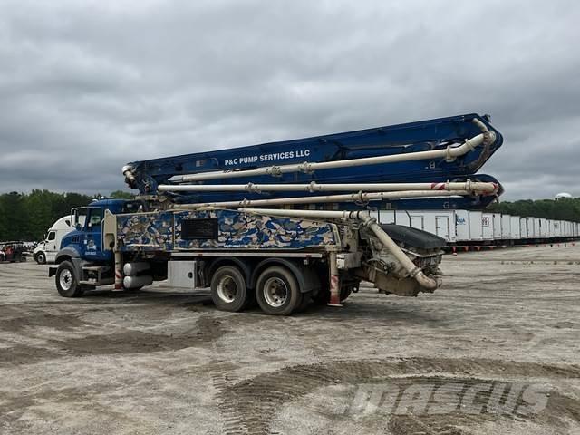 Mack GR64B Camiões bomba Betão