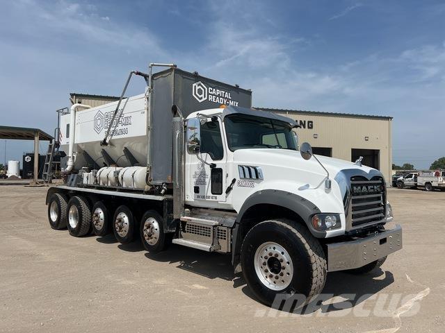 Mack GR64F Camiões de betão