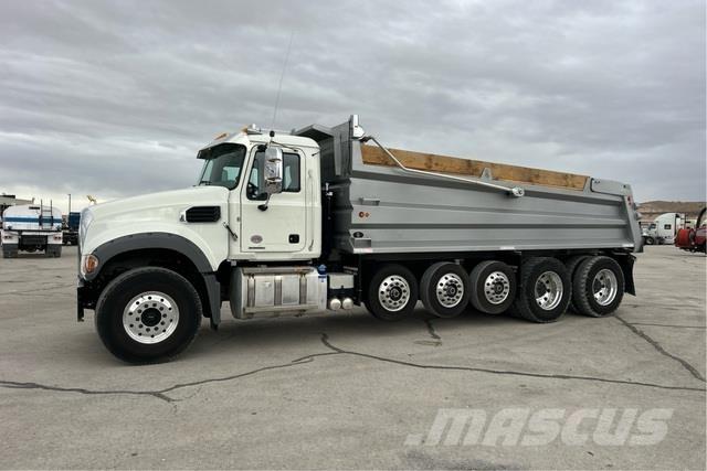 Mack GR64F Camiões basculantes