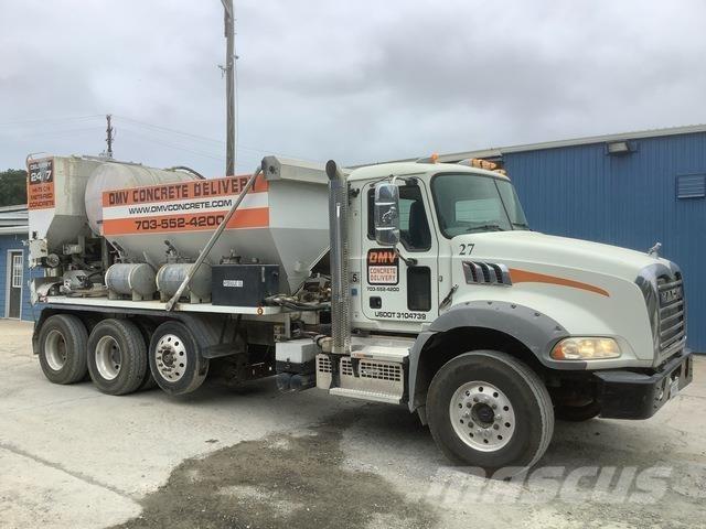 Mack Granite Camiões de betão