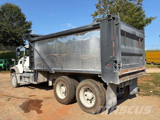 Mack GU713 Camiões basculantes