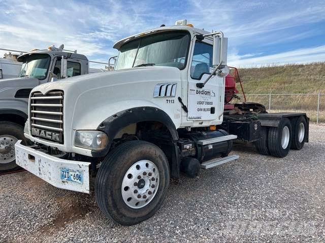 Mack GU713 Tractores (camiões)