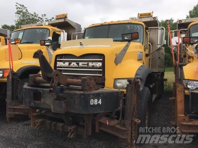 Mack GU713 Lâminas de neve e arados