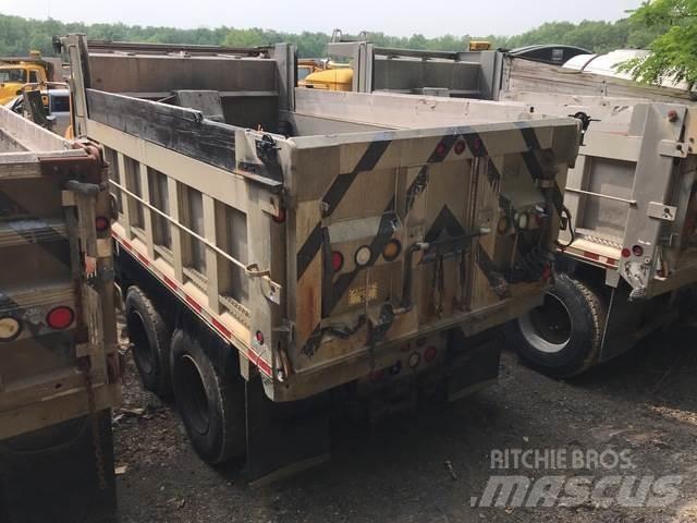 Mack GU713 Lâminas de neve e arados