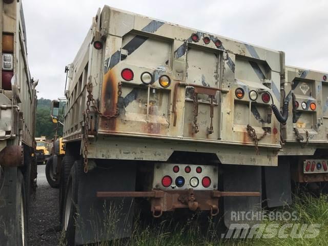 Mack GU713 Lâminas de neve e arados