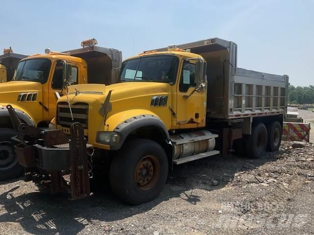 Mack GU713 Lâminas de neve e arados