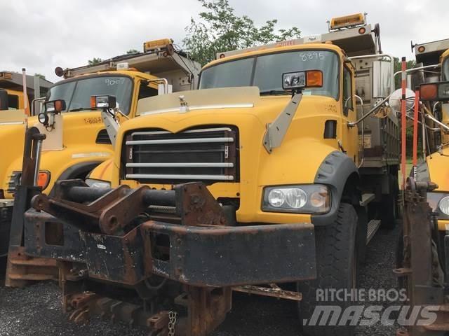 Mack GU713 Camiões basculantes