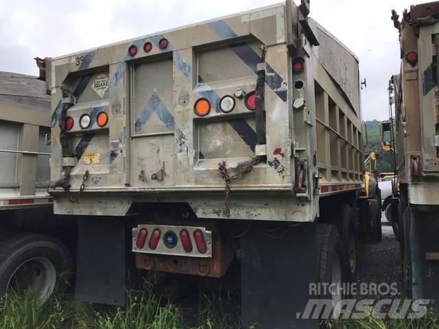 Mack GU713 Camiões basculantes