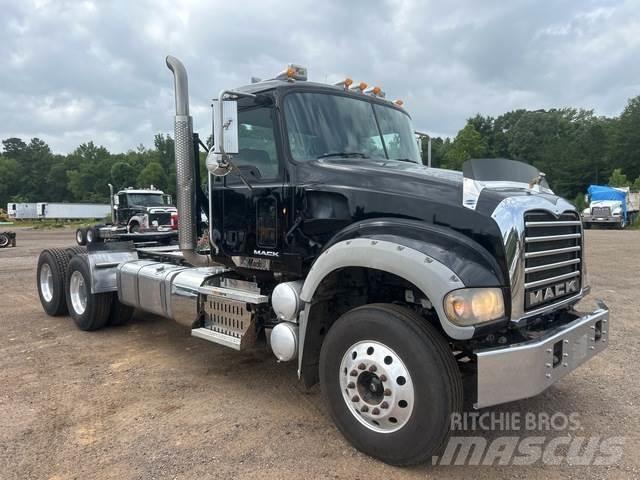 Mack GU713 Tractores (camiões)