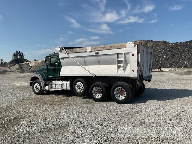 Mack GU713 Camiões basculantes