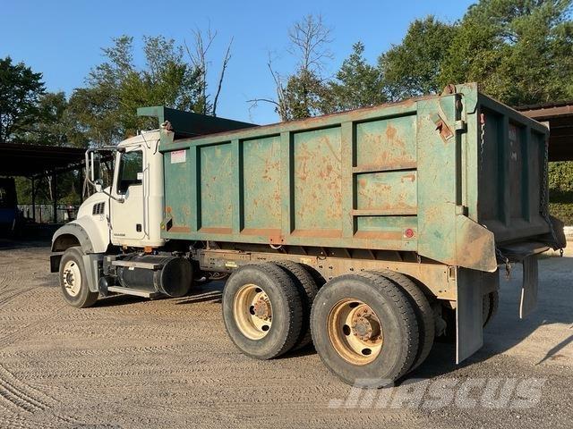 Mack GU713 Camiões basculantes