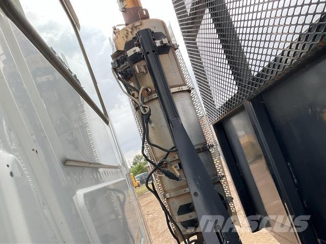 Mack GU713 Camiões estrado/caixa aberta