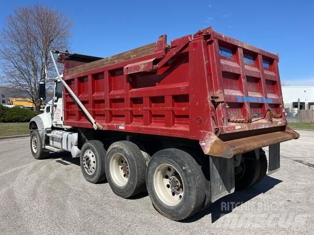 Mack GU714 Camiões basculantes
