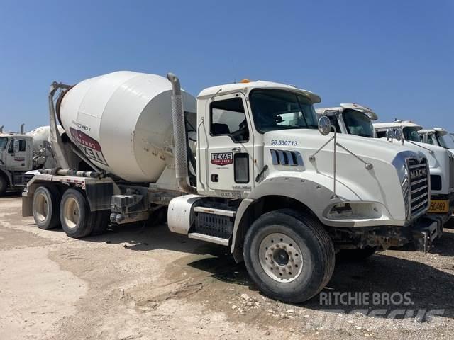 Mack GU813 Outros Camiões