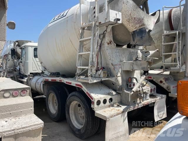 Mack GU813 Outros Camiões