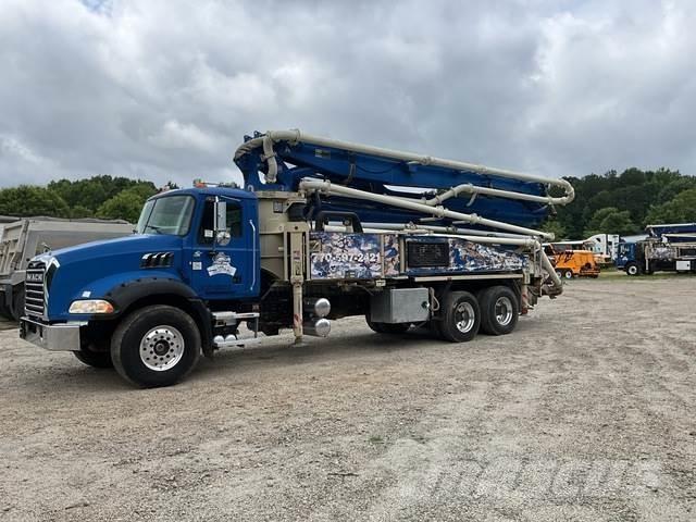 Mack GU813 Camiões bomba Betão