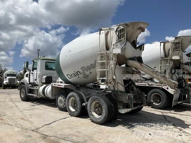 Mack GU813 Outros Camiões