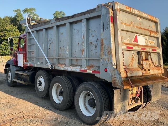 Mack GU813 Camiões basculantes