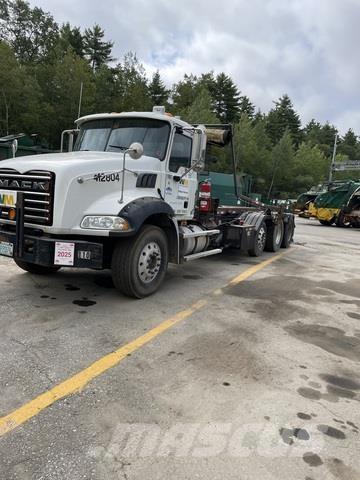 Mack GU813 Camiões multibenne