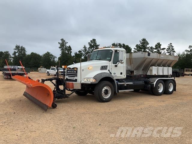 Mack GU813 Espalhadores de areia e sal