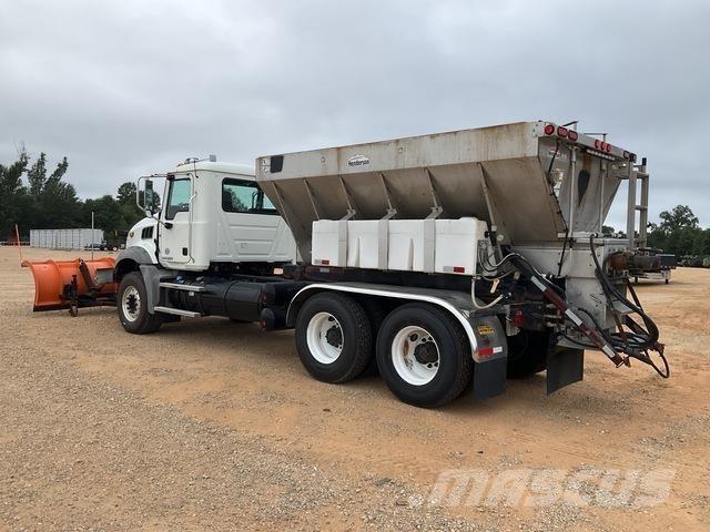 Mack GU813 Espalhadores de areia e sal
