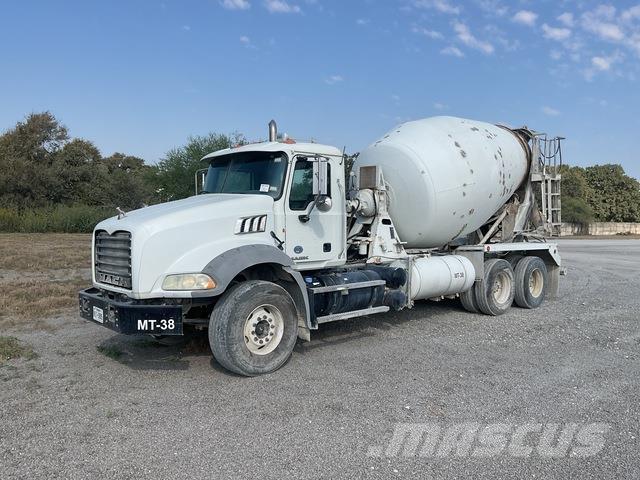 Mack GU813 Outros Camiões
