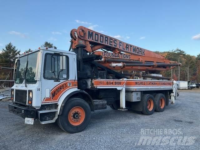 Mack MR688S Camiões bomba Betão
