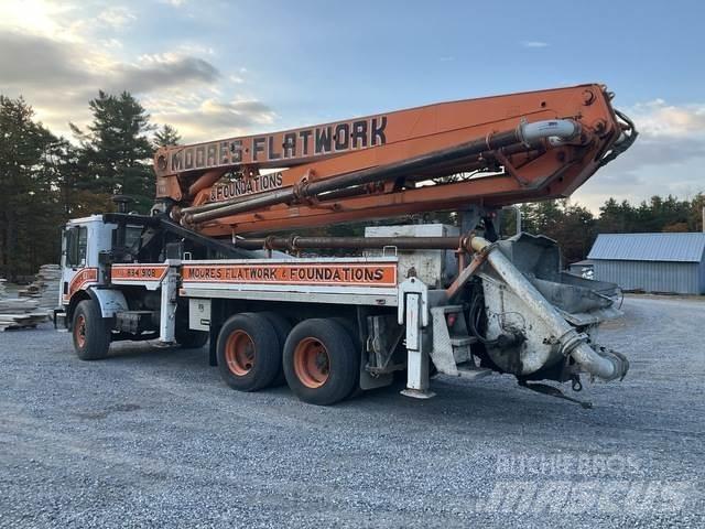 Mack MR688S Camiões bomba Betão