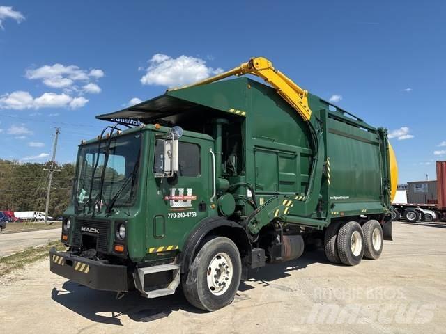 Mack MR690S Camiões de lixo