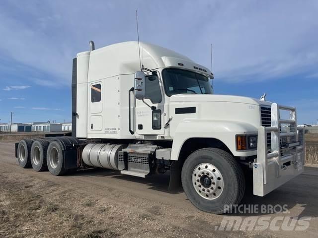 Mack PI86T Tractores (camiões)