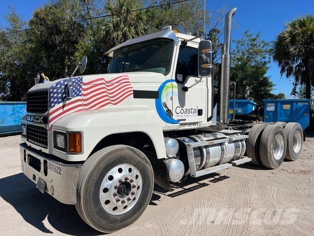 Mack Pinnacle Tractores (camiões)