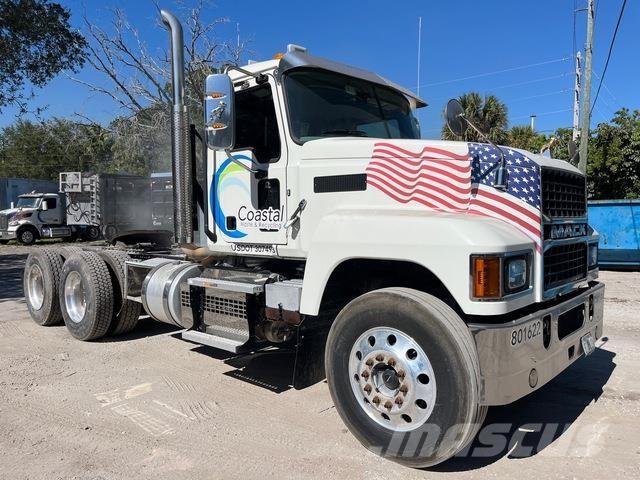 Mack Pinnacle Tractores (camiões)