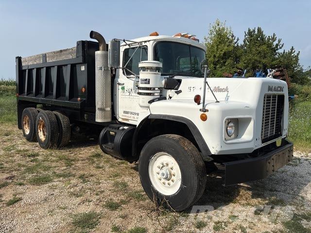 Mack RB690S Camiões basculantes
